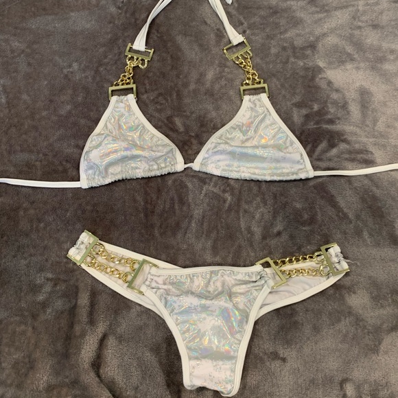 Cheeky bikini - Picture 1 of 2